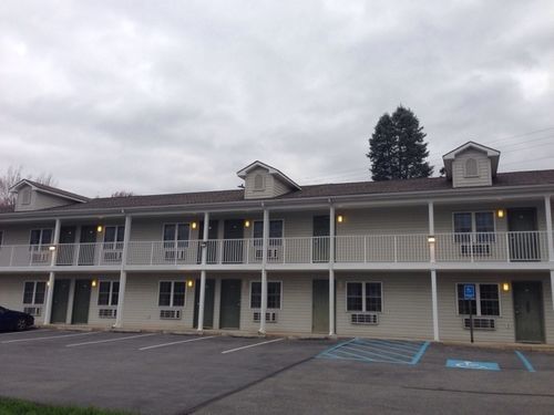 All Suites Inn Budget Host Lewisburg Bagian luar foto